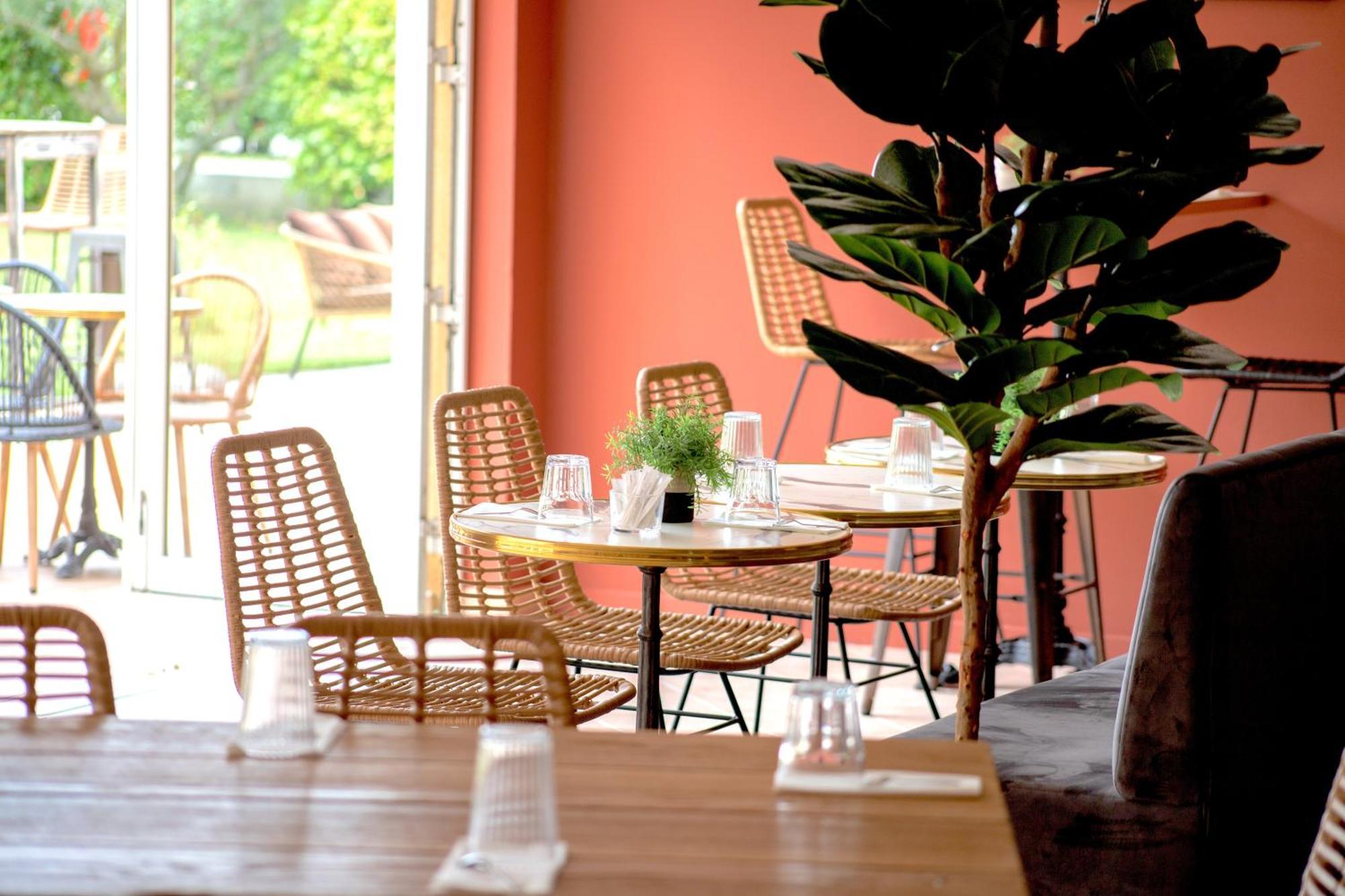 Hotel La Perna Pernes-les-Fontaines Eksteriør billede